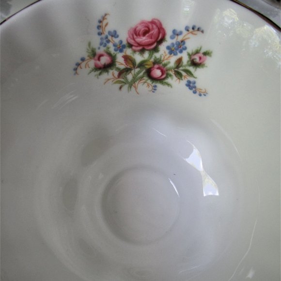 Bone China Mug Winsome by Royal Albert, England 1975-1997 - Picture 9 of 12